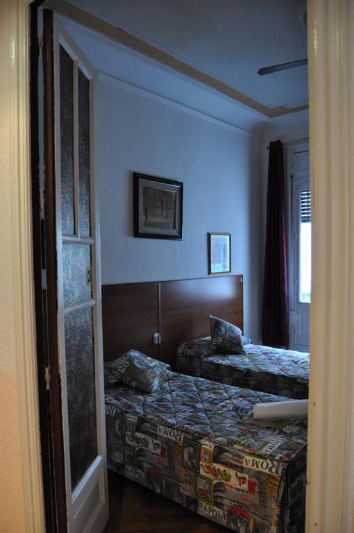Hostal Helena Madrid Rum bild