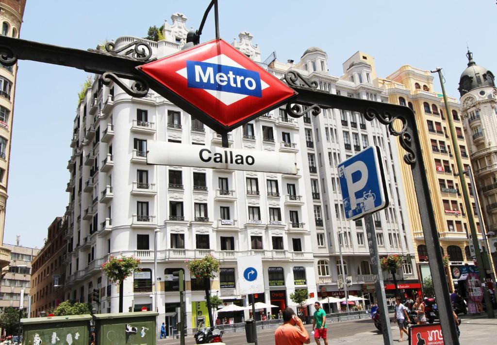 Hostal Helena Madrid Exteriör bild